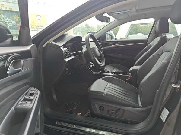Volkswagen Passat 2022, 89900 км, за 16175 USD - фото 18