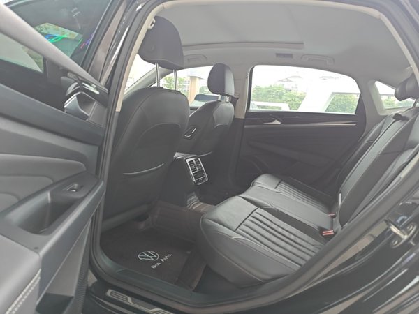 Volkswagen Passat 2022, 89900 км, за 16175 USD - фото 20