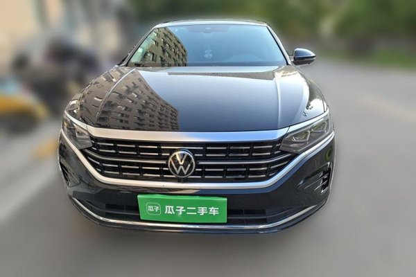 Volkswagen Passat 2023, 17000 км, за 18779 USD