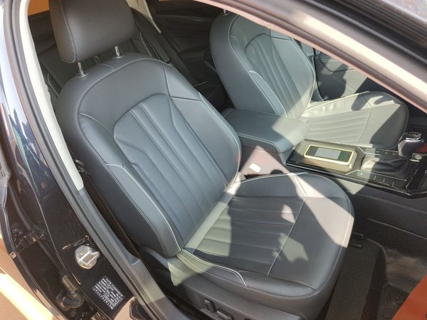 Volkswagen Passat 2023, 17200 км, за 20143 USD - фото 21