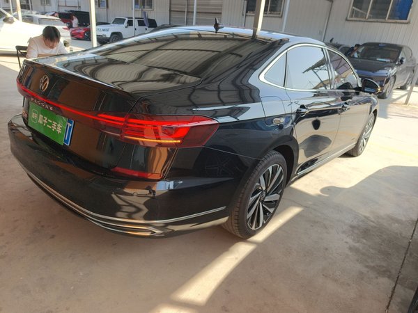 Volkswagen Passat · 2023 год