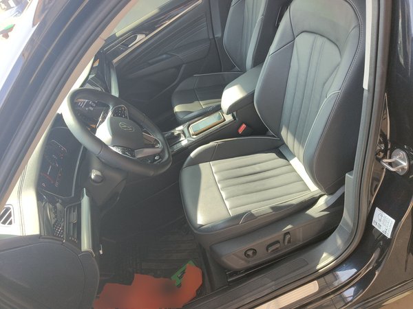 Volkswagen Passat 2023, 17200 км, за 20143 USD - фото 19