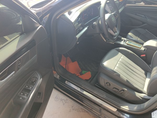 Volkswagen Passat 2023, 17200 км, за 20143 USD - фото 12