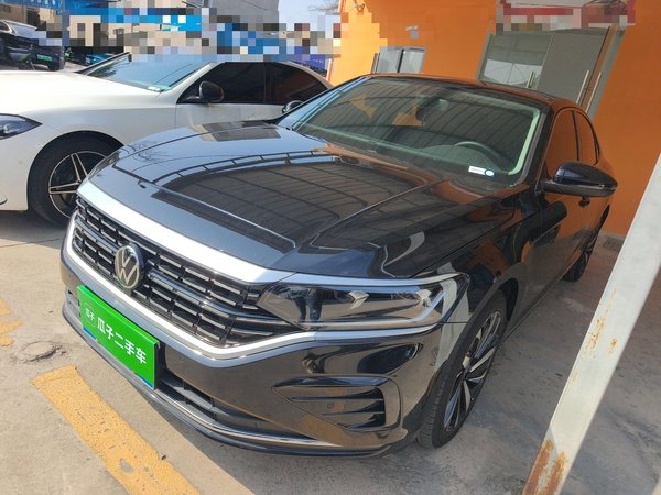 Volkswagen Passat 2023, 17200 км, за 20143 USD