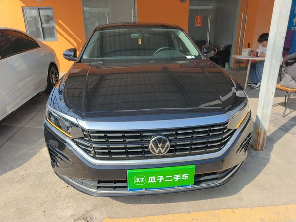 Volkswagen Passat 2023, 17200 км, за 20143 USD