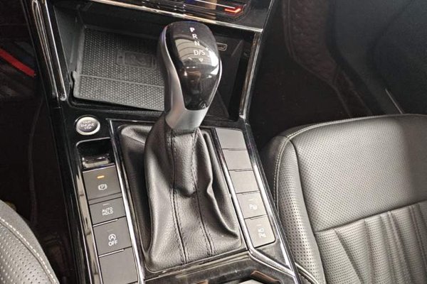 Volkswagen Passat 2023, 27000 км, за 21025 USD - фото 17