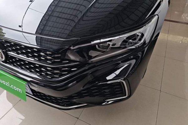 Volkswagen Passat 2023, 27000 км, за 21025 USD - фото 9