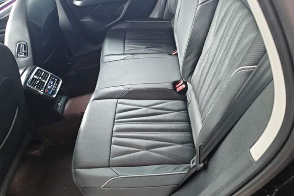 Volkswagen Passat 2023, 27000 км, за 21025 USD - фото 20