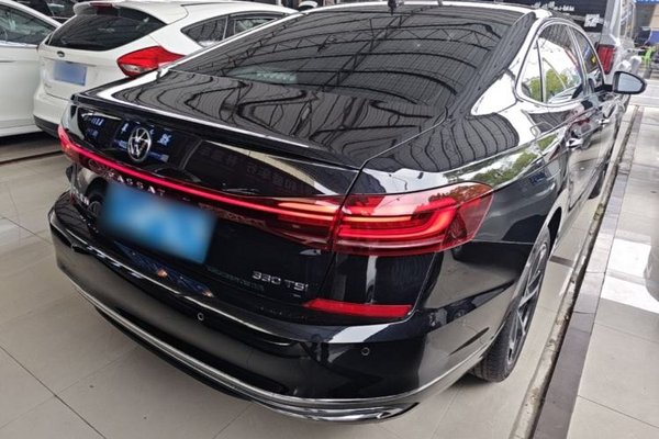 Volkswagen Passat 2023, 27000 км, за 21025 USD - фото 6