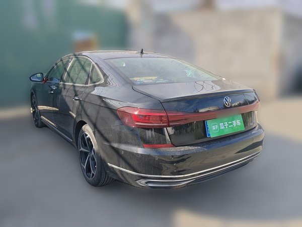 Volkswagen Passat 2023, 31200 км, за 20424 USD