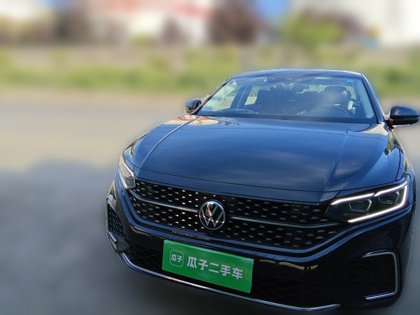 Volkswagen Passat 2023, 31200 км, за 20424 USD