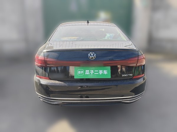 Volkswagen Passat 2023, 31200 км, за 20424 USD