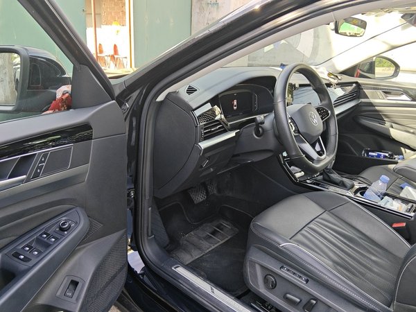 Volkswagen Passat 2023, 31200 км, за 20424 USD - фото 17