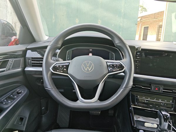 Volkswagen Passat 2023, 31200 км, за 20424 USD - фото 11