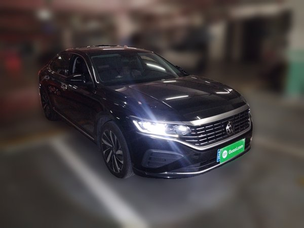 Volkswagen Passat 2023, 35000 км, за 21504 USD
