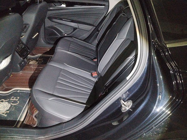 Volkswagen Passat 2023, 35000 км, за 21504 USD - фото 12