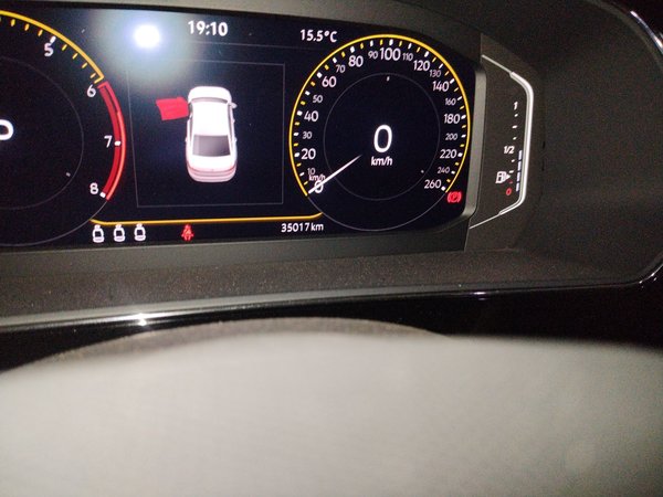 Volkswagen Passat 2023, 35000 км, за 21504 USD - фото 11