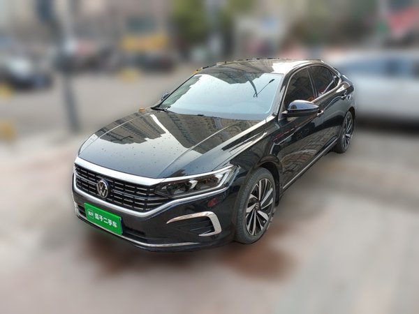 Volkswagen Passat 2023, 35900 км, за 18876 USD