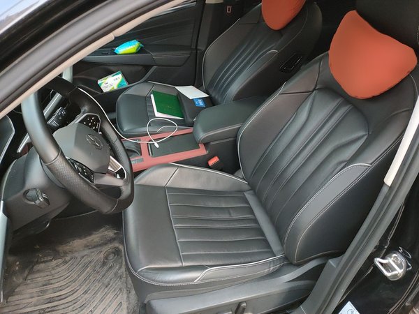 Volkswagen Passat 2023, 35900 км, за 18876 USD - фото 16