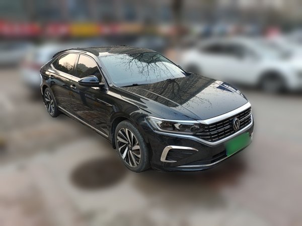 Volkswagen Passat 2023, 35900 км, за 18876 USD - фото 6