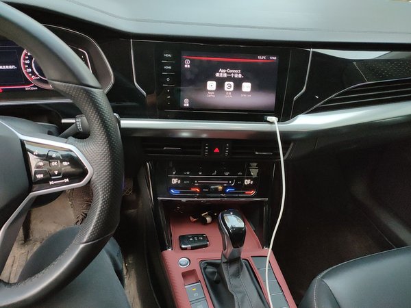 Volkswagen Passat 2023, 35900 км, за 18876 USD - фото 9