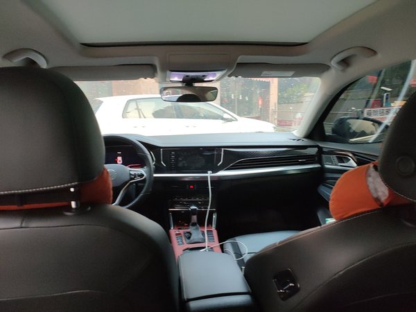 Volkswagen Passat 2023, 35900 км, за 18876 USD - фото 20