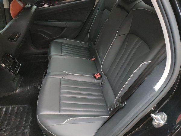 Volkswagen Passat 2023, 35900 км, за 18876 USD - фото 13