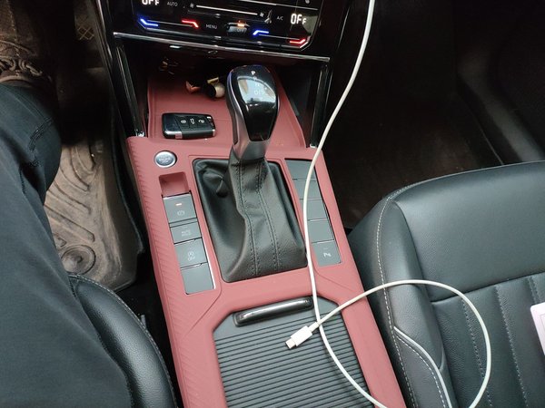 Volkswagen Passat 2023, 35900 км, за 18876 USD - фото 15