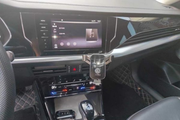 Volkswagen Passat 2023, 52600 км, за 14588 USD - фото 13