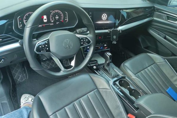 Volkswagen Passat 2023, 52600 км, за 14588 USD - фото 9