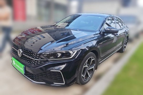 Volkswagen Passat · 2023 год