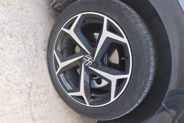 Volkswagen Passat 2023, 52600 км, за 14588 USD - фото 8