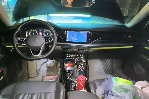 Volkswagen Passat 2023, 52800 км, за 17117 USD - фото 16