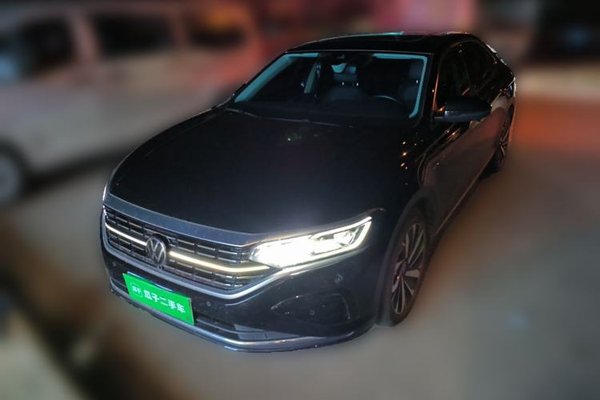 Volkswagen Passat · 2023 год