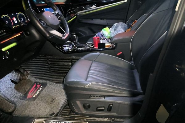 Volkswagen Passat 2023, 52800 км, за 17117 USD - фото 22