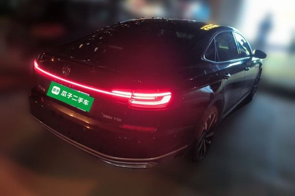 Volkswagen Passat 2023, 52800 км, за 17117 USD - фото 13