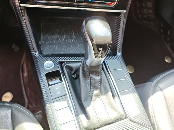 Volkswagen Passat 2023, 81800 км, за 17158 USD - фото 18