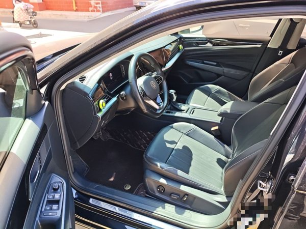 Volkswagen Passat 2023, 81800 км, за 17158 USD - фото 17