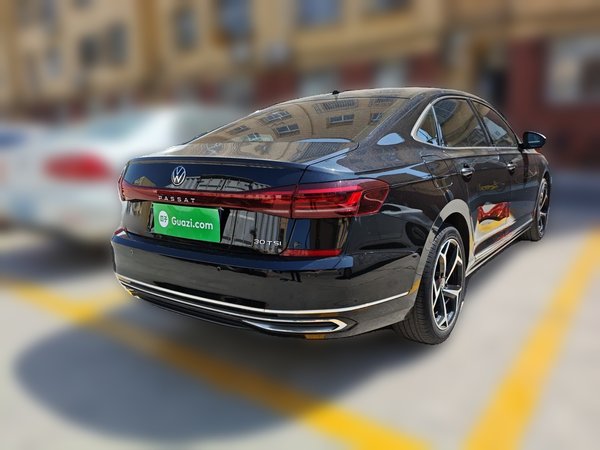 Volkswagen Passat 2023, 81800 км, за 17158 USD