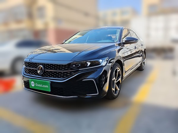 Volkswagen Passat · 2023 год