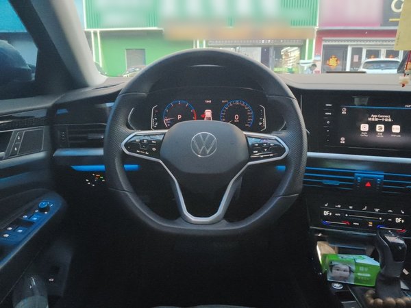 Volkswagen Passat 2023, 40199 км, за 18110 USD - фото 11