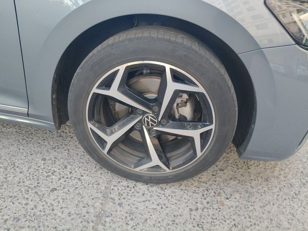Volkswagen Passat 2023, 40199 км, за 18110 USD - фото 8