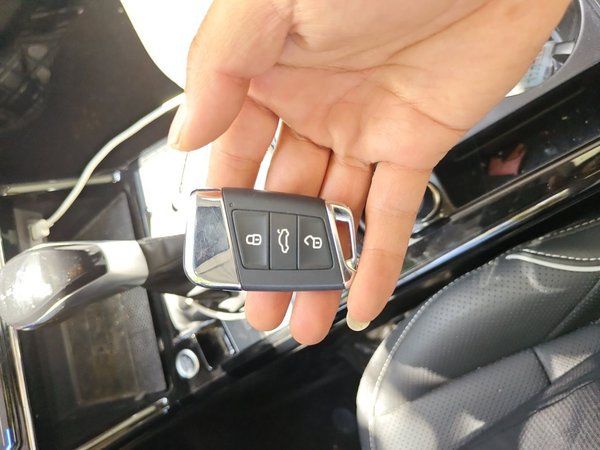 Volkswagen Passat 2024, 14500 км, за 20748 USD