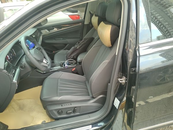 Volkswagen Passat 2024, 18700 км, за 18727 USD - фото 16