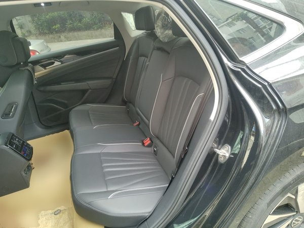 Volkswagen Passat 2024, 18700 км, за 18727 USD - фото 18