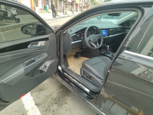 Volkswagen Passat 2024, 18700 км, за 18727 USD - фото 17