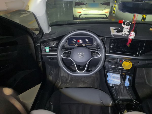 Volkswagen Passat 2024, 25900 км, за 19686 USD - фото 13