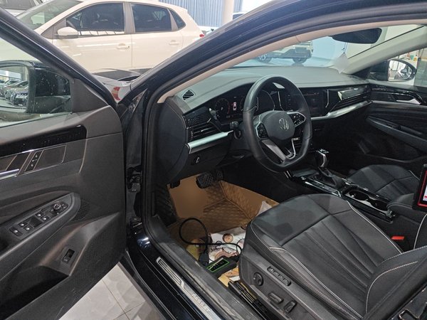 Volkswagen Passat 2024, 32800 км, за 19982 USD - фото 13