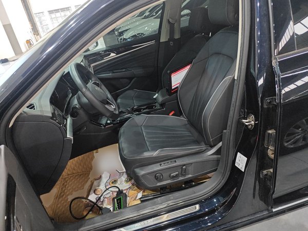 Volkswagen Passat 2024, 32800 км, за 19982 USD - фото 18