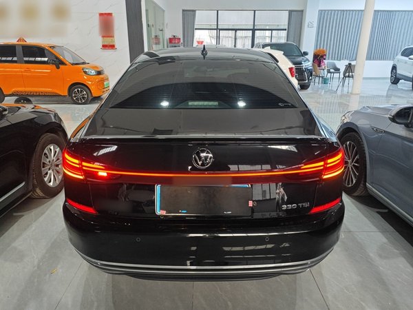 Volkswagen Passat 2024, 32800 км, за 19982 USD